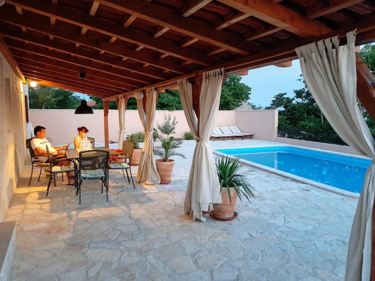 Holiday House Barba - Vrana Pakostane Bagian luar foto