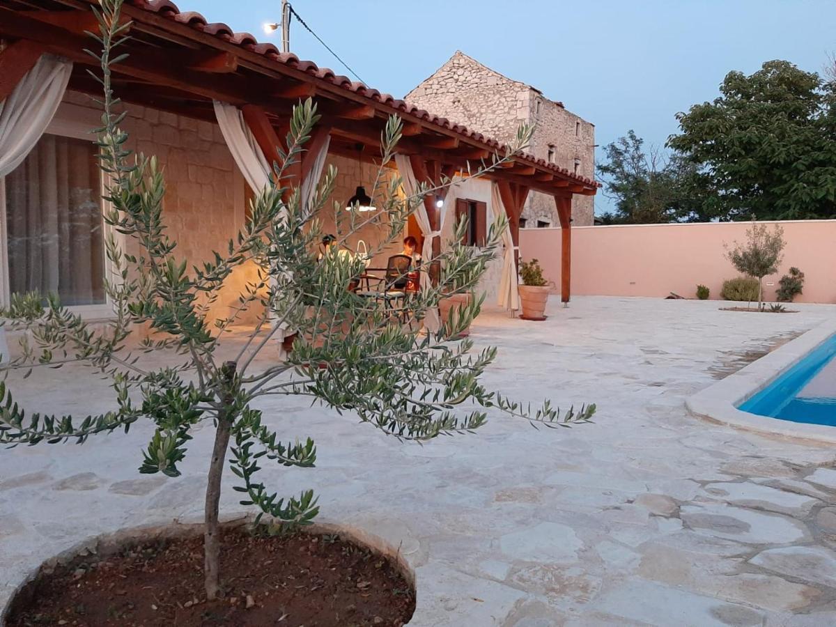 Holiday House Barba - Vrana Pakostane Bagian luar foto