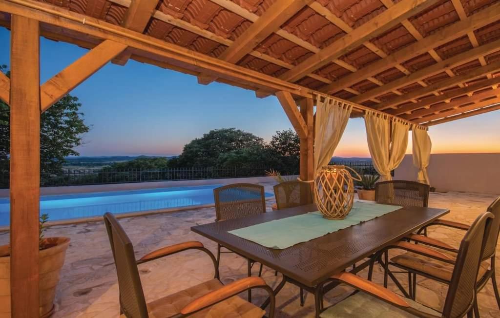 Holiday House Barba - Vrana Pakostane Bagian luar foto