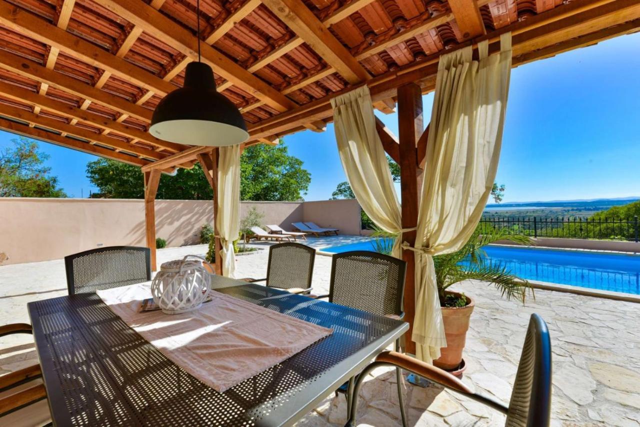 Holiday House Barba - Vrana Pakostane Bagian luar foto