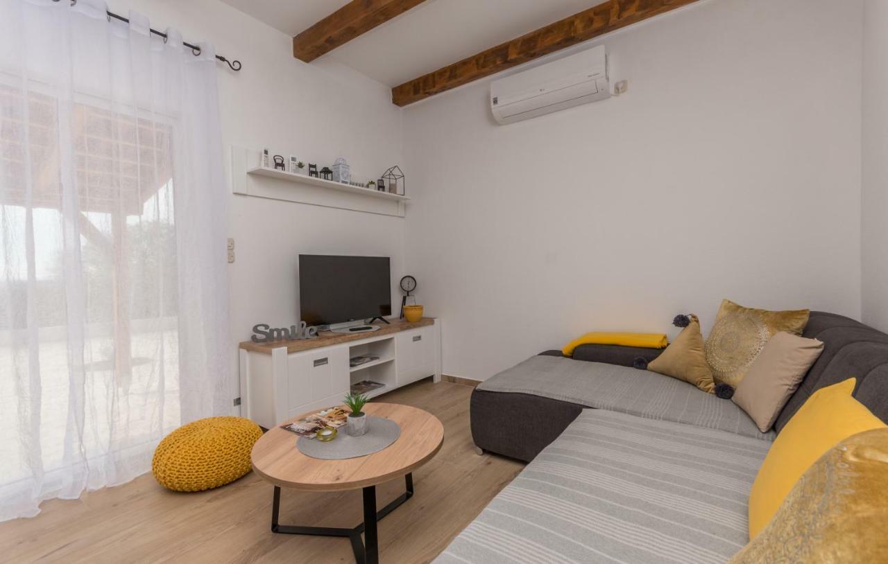Holiday House Barba - Vrana Pakostane Bagian luar foto